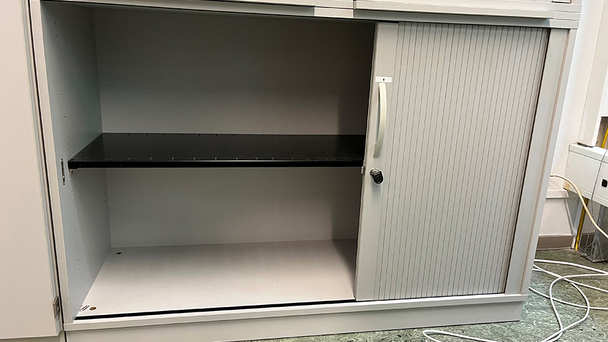 Aktenschrank, klein, mit Schloss und Schlüssel, LxBxH: 1,20m x 0,43m x 0,80 m